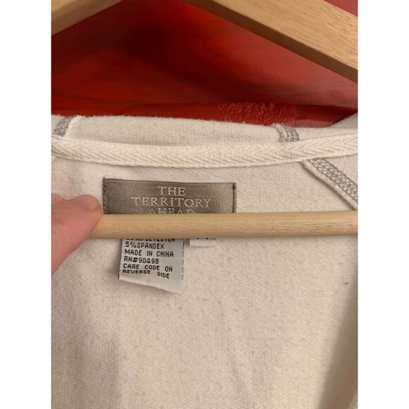 The Territory Ahead Size Medium White Hooded Zipper Jacket Athleisure Sweat EUC - Picture 4 of 4